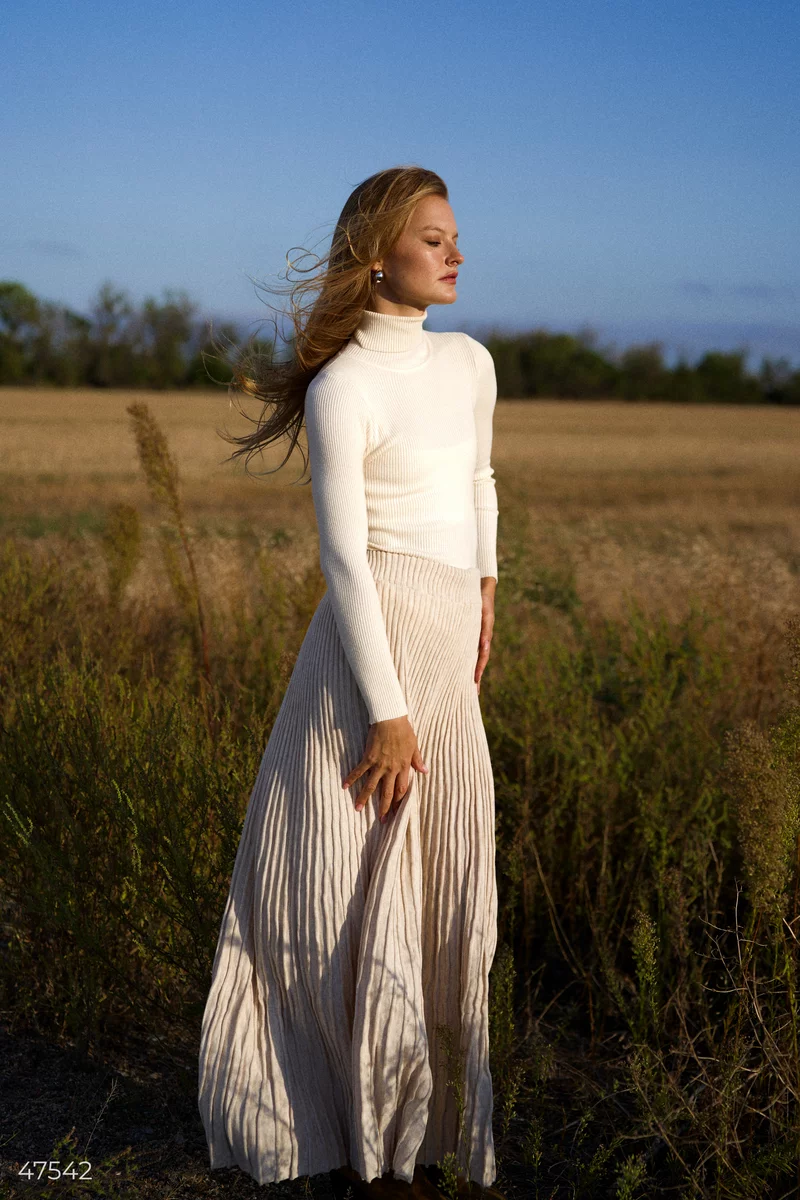 Beige knitted maxi skirt photo 1