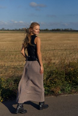 Beige knitted pleated maxi skirt photo 2