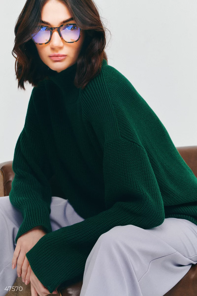 Oversized green sweater with stand-up collar photo 1