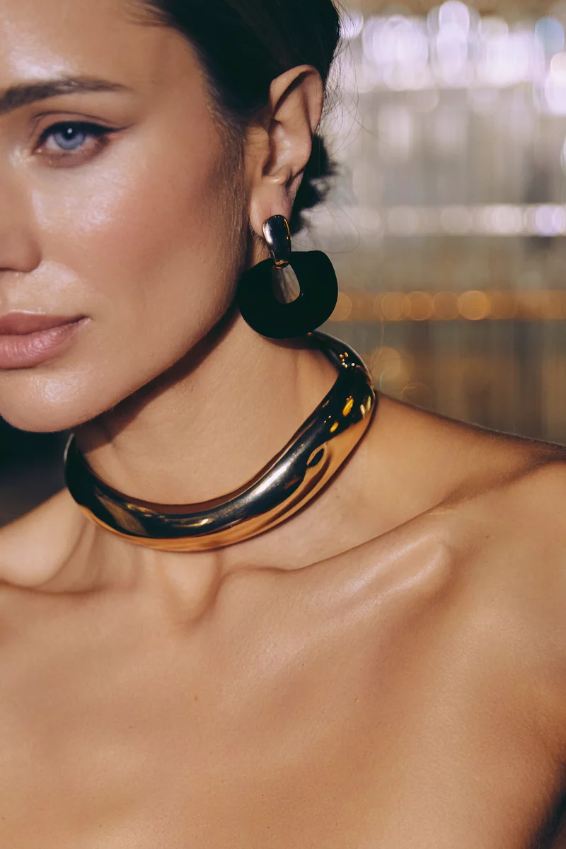 Золотистое колье металлик Золотистое колье металлик фотография 3