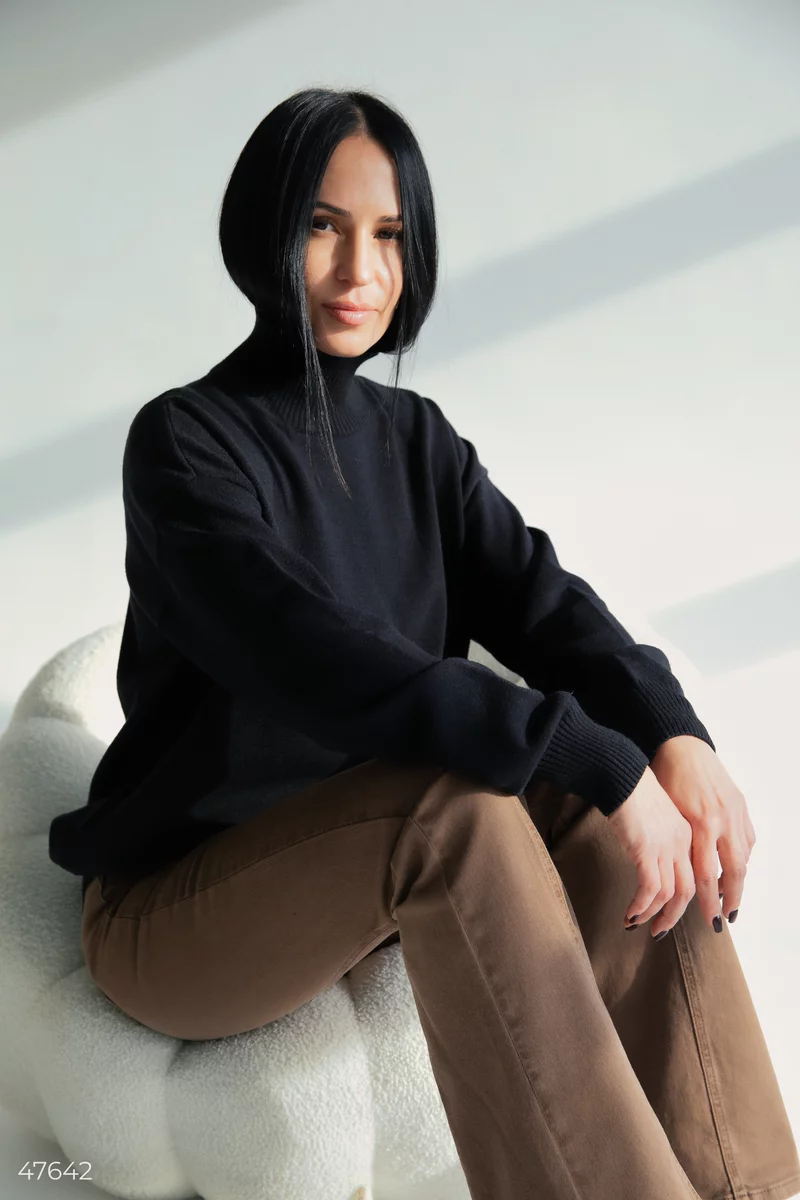 Black elongated sweater with a stand-up collar photo 2