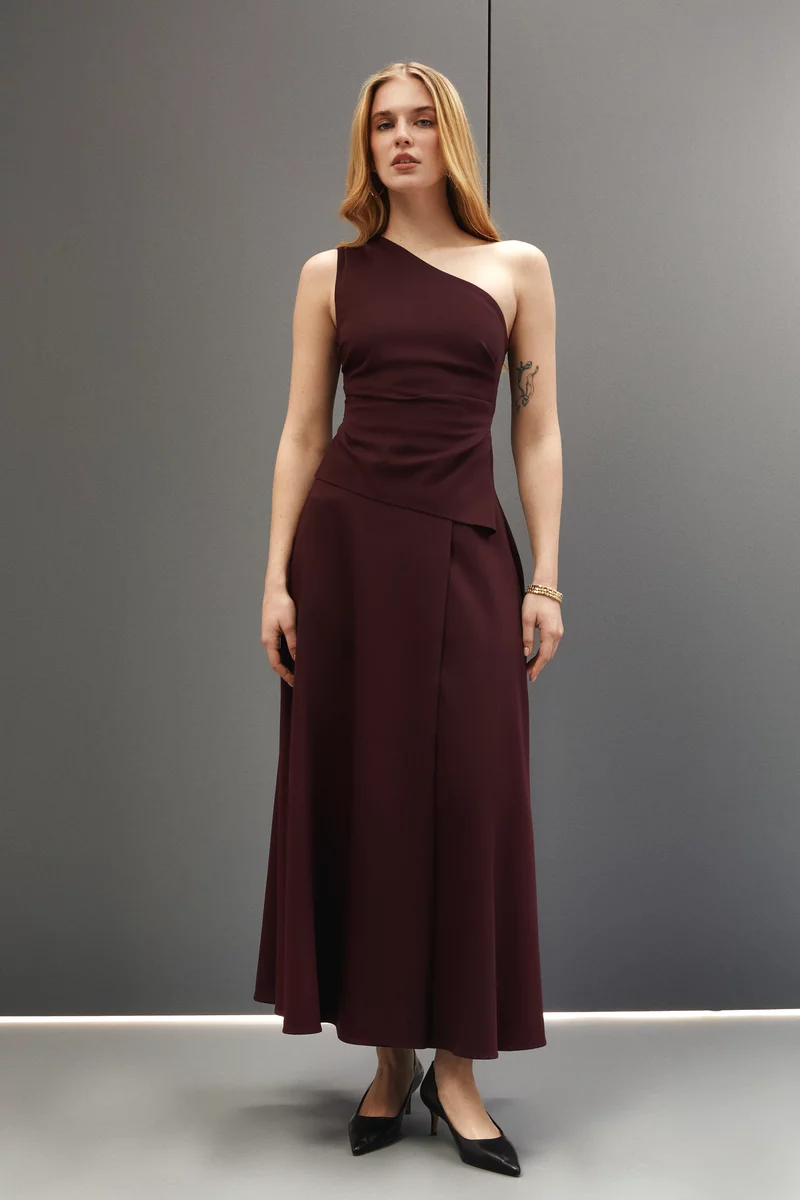 Flared maxi skirt in burgundy photo 2