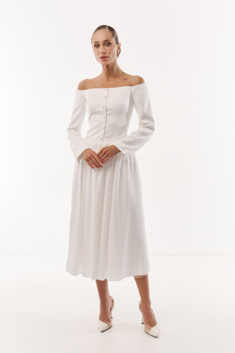 

Сатинова сукня міді з відкритими плечима