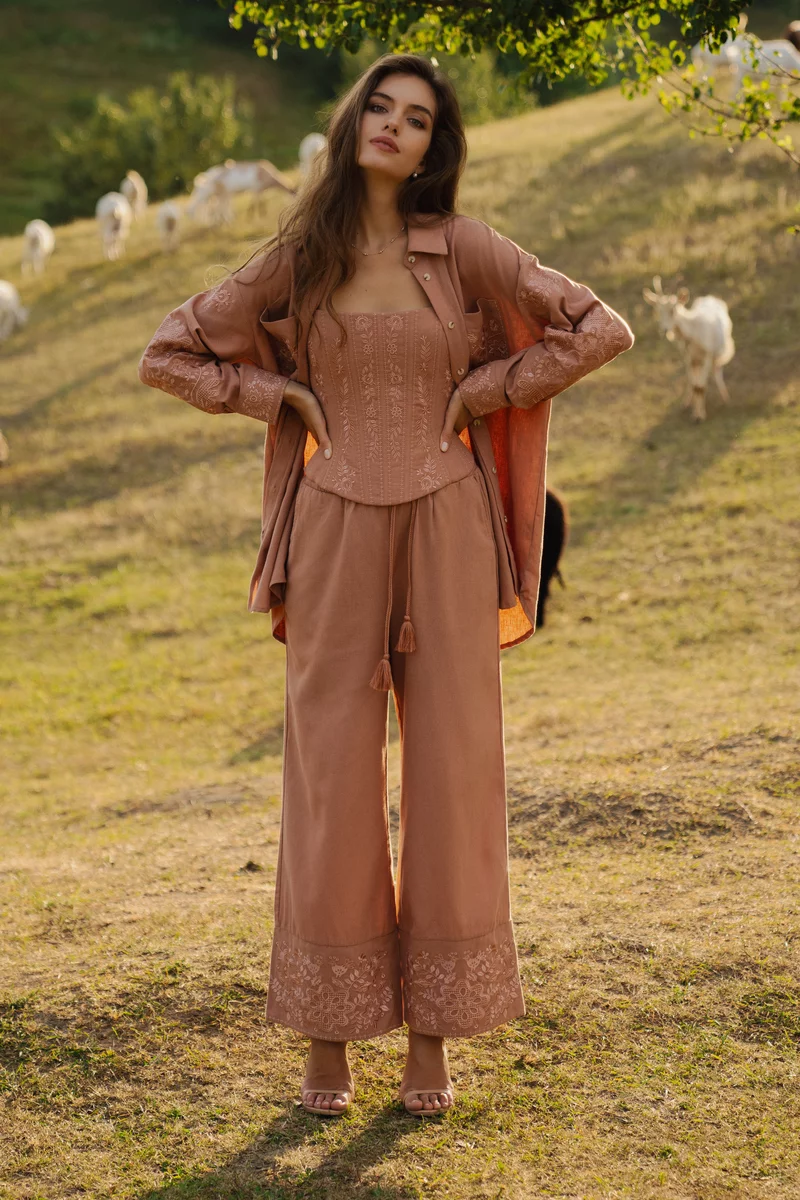 Linen trousers "Zozulka" with embroidery in a mocha shade photo 1