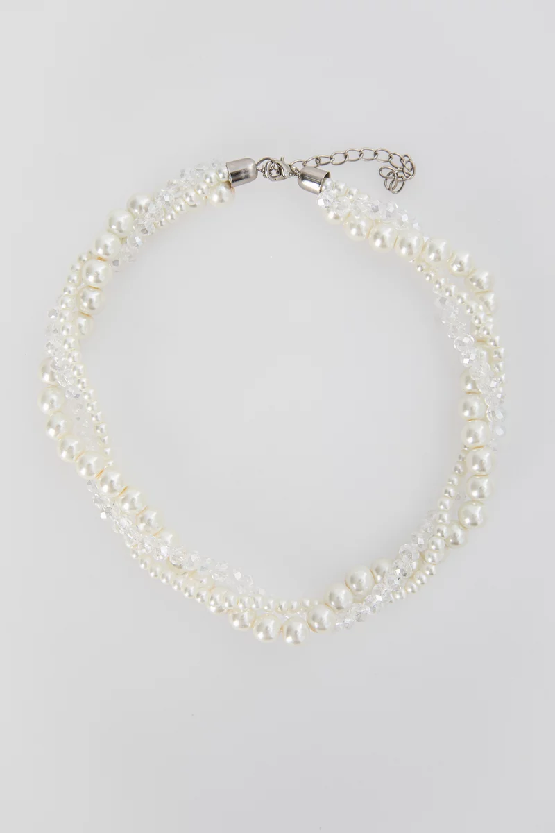 Белые бусы из жемчужин разного размера фотография 4