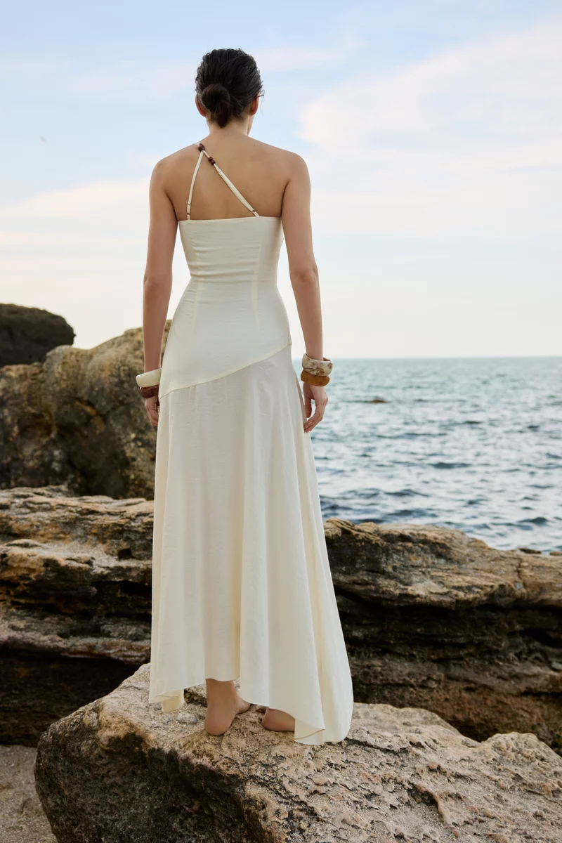 Asymmetrical maxi dress in ivory photo 3