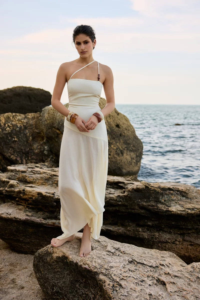 Asymmetrical maxi dress in ivory photo 4