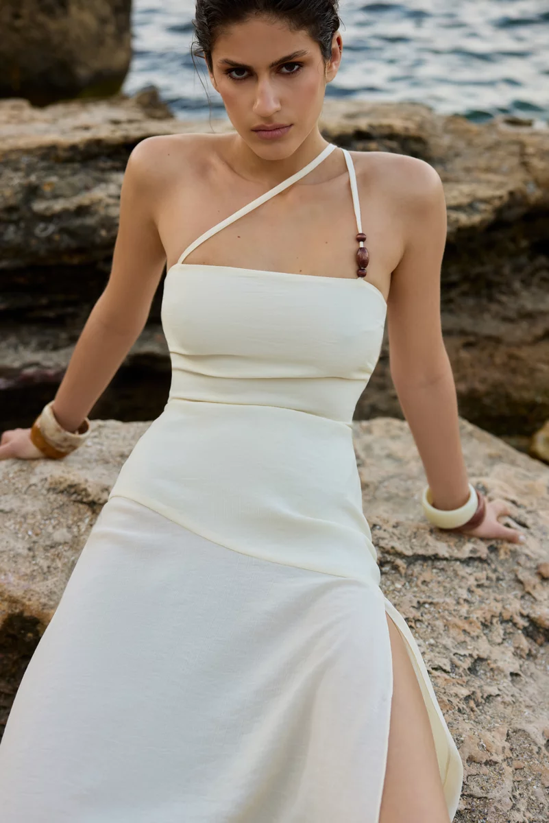 Asymmetrical maxi dress in ivory photo 5