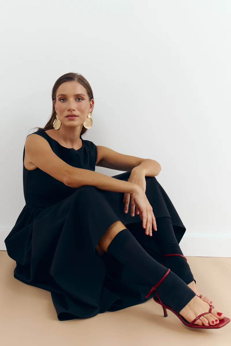 Black midi dress with flared skirt photo 1