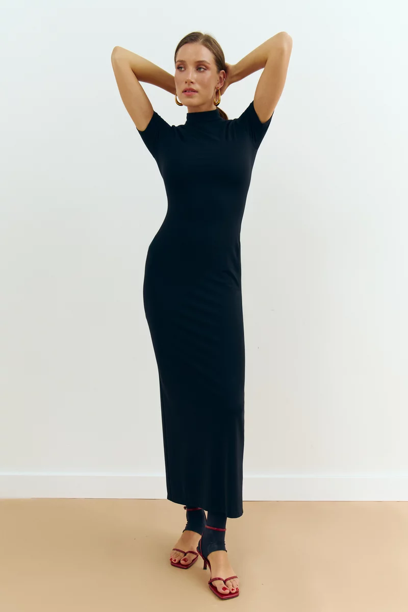 Knitted maxi dress with stand-up collar photo 2