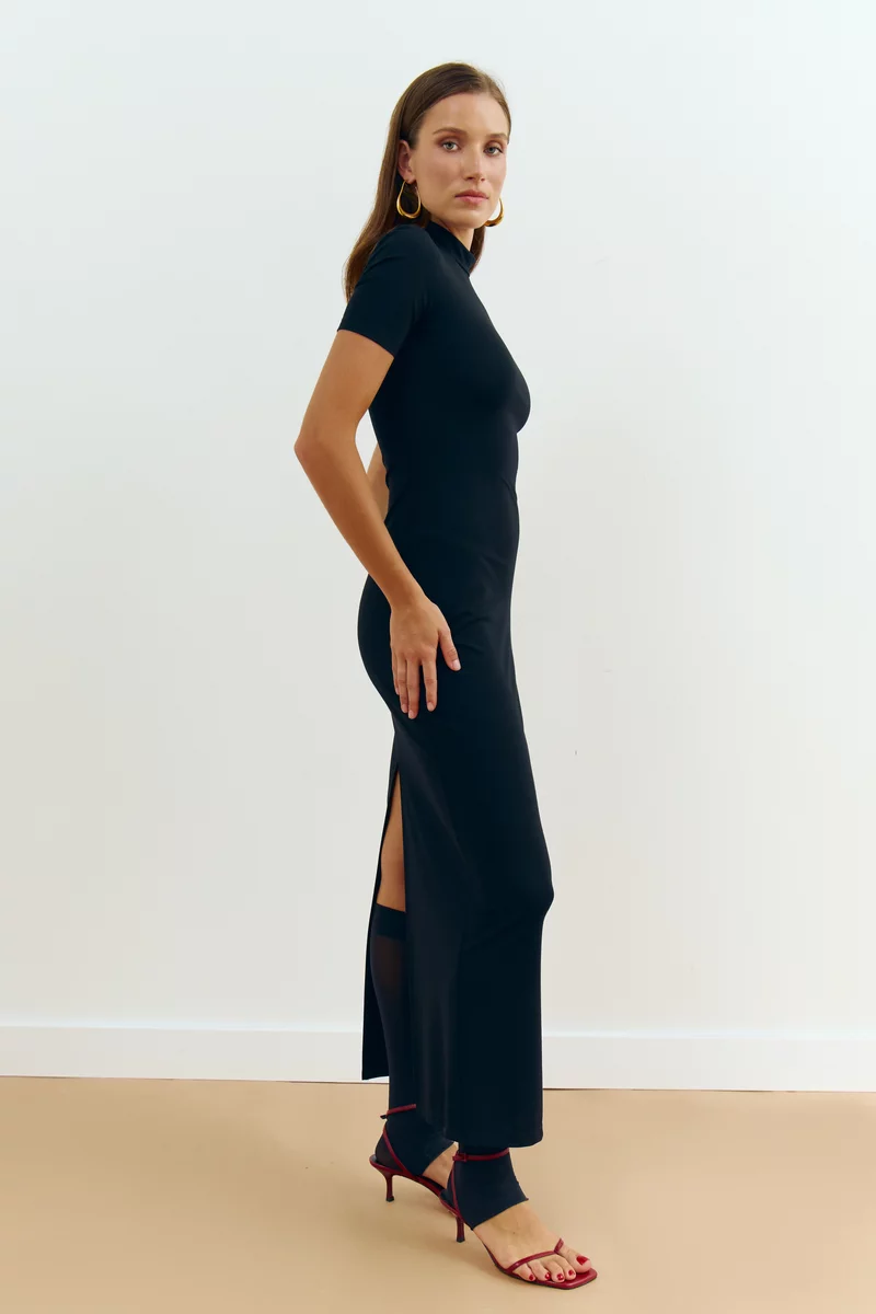 Knitted maxi dress with stand-up collar photo 4