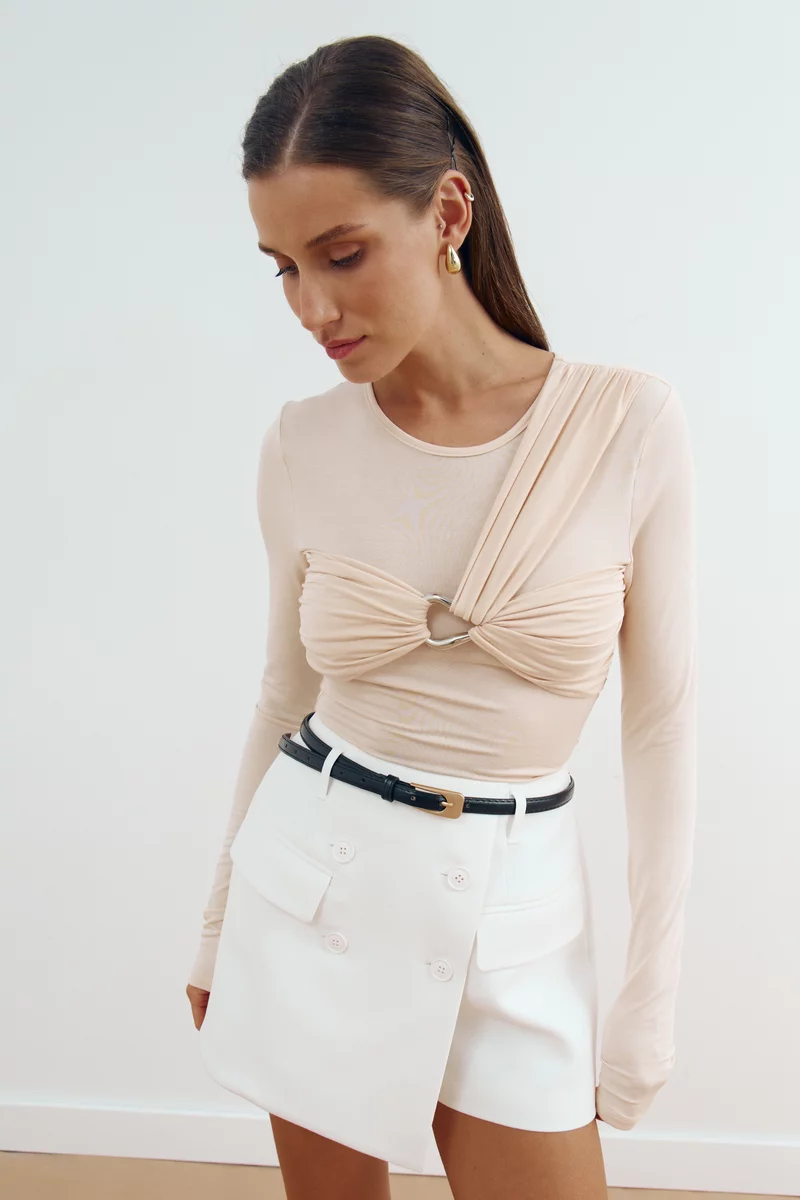Beige knitted long sleeve with accent drapery photo 3