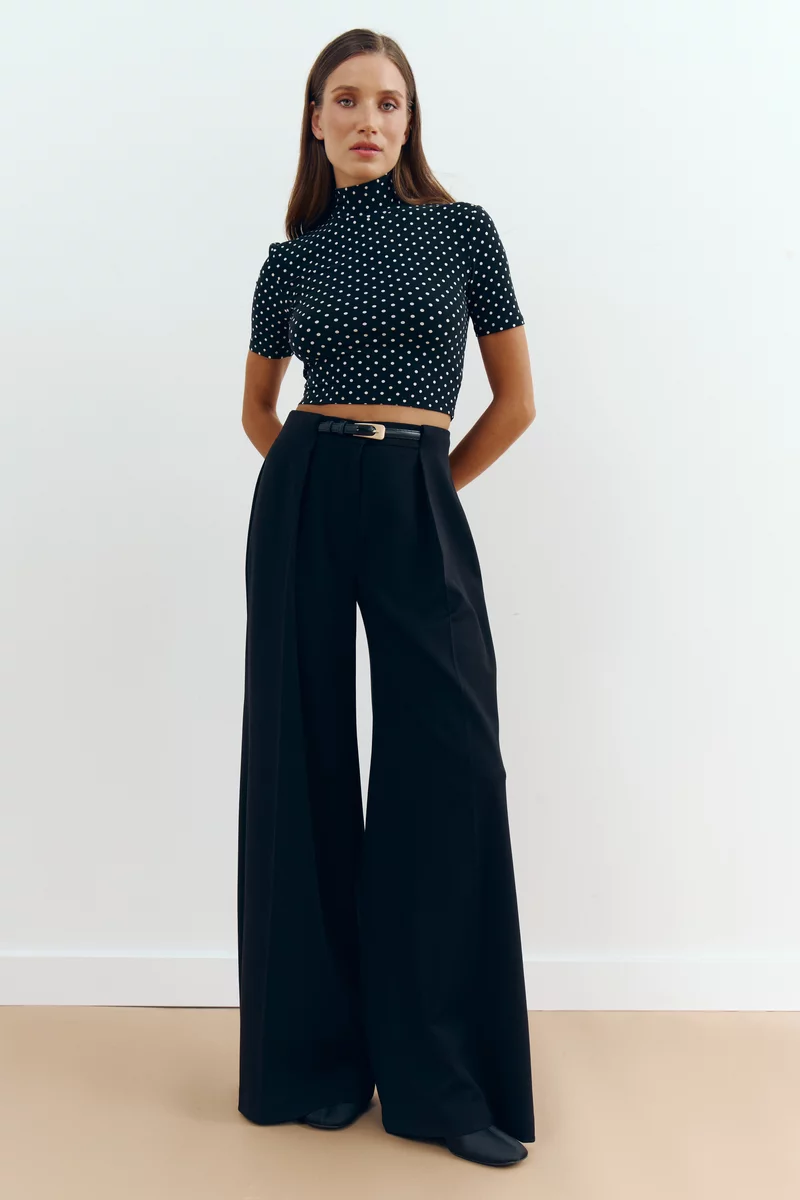 Knitted crop top with polka dot print photo 3