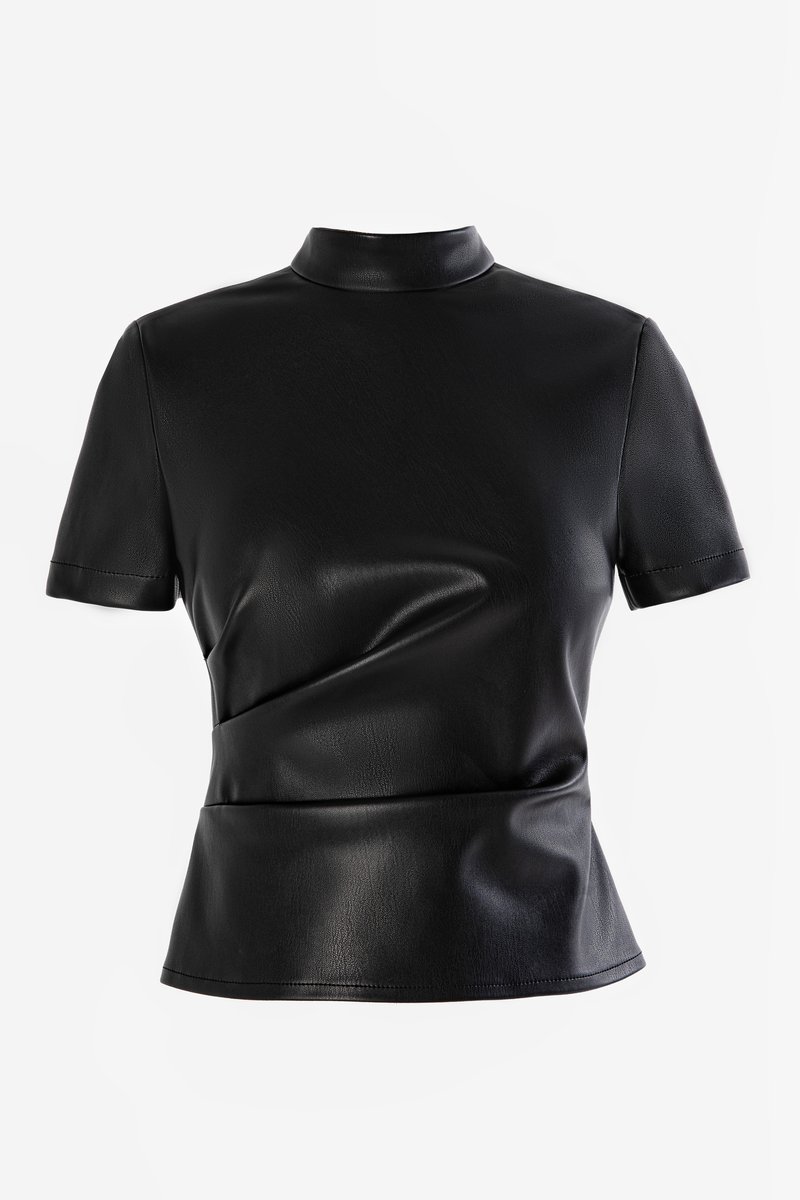 

Чорний шкіряний топ із бічним драпіруванням
