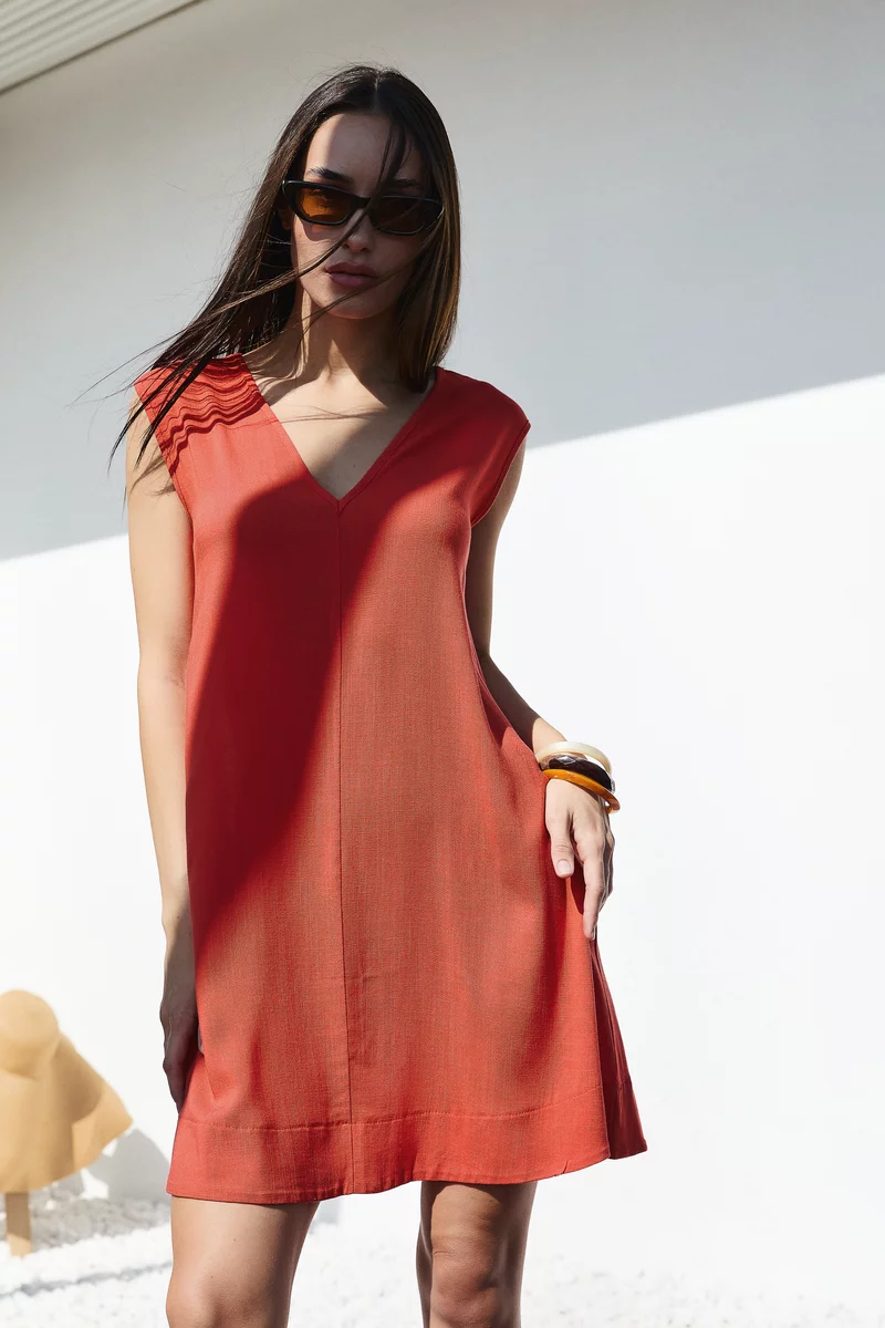Orange linen mini sundress with V-neck photo 4