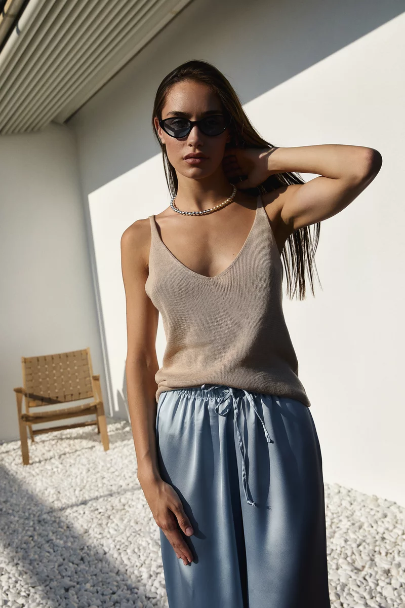 Beige knitted top with straps photo 4