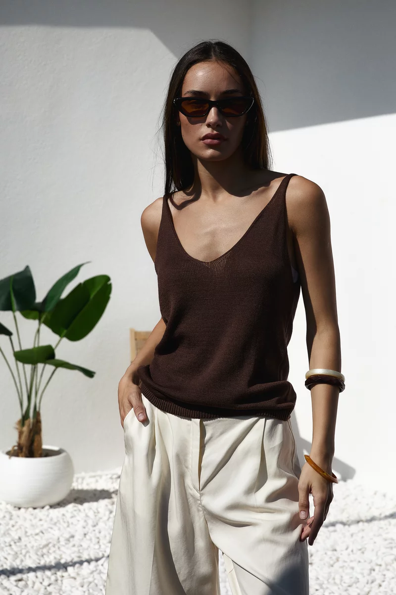 Knitted top with straps in a chocolate shade photo 2