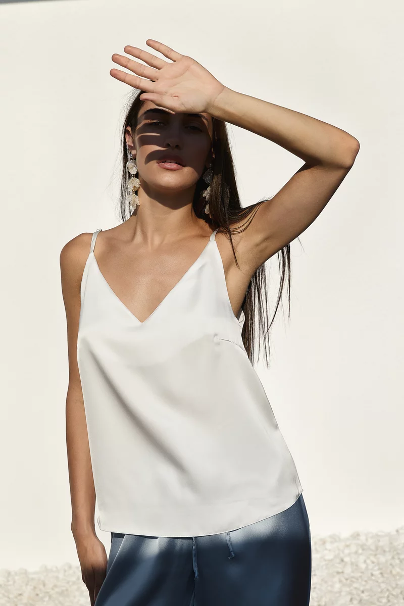 White satin top with thin straps photo 1