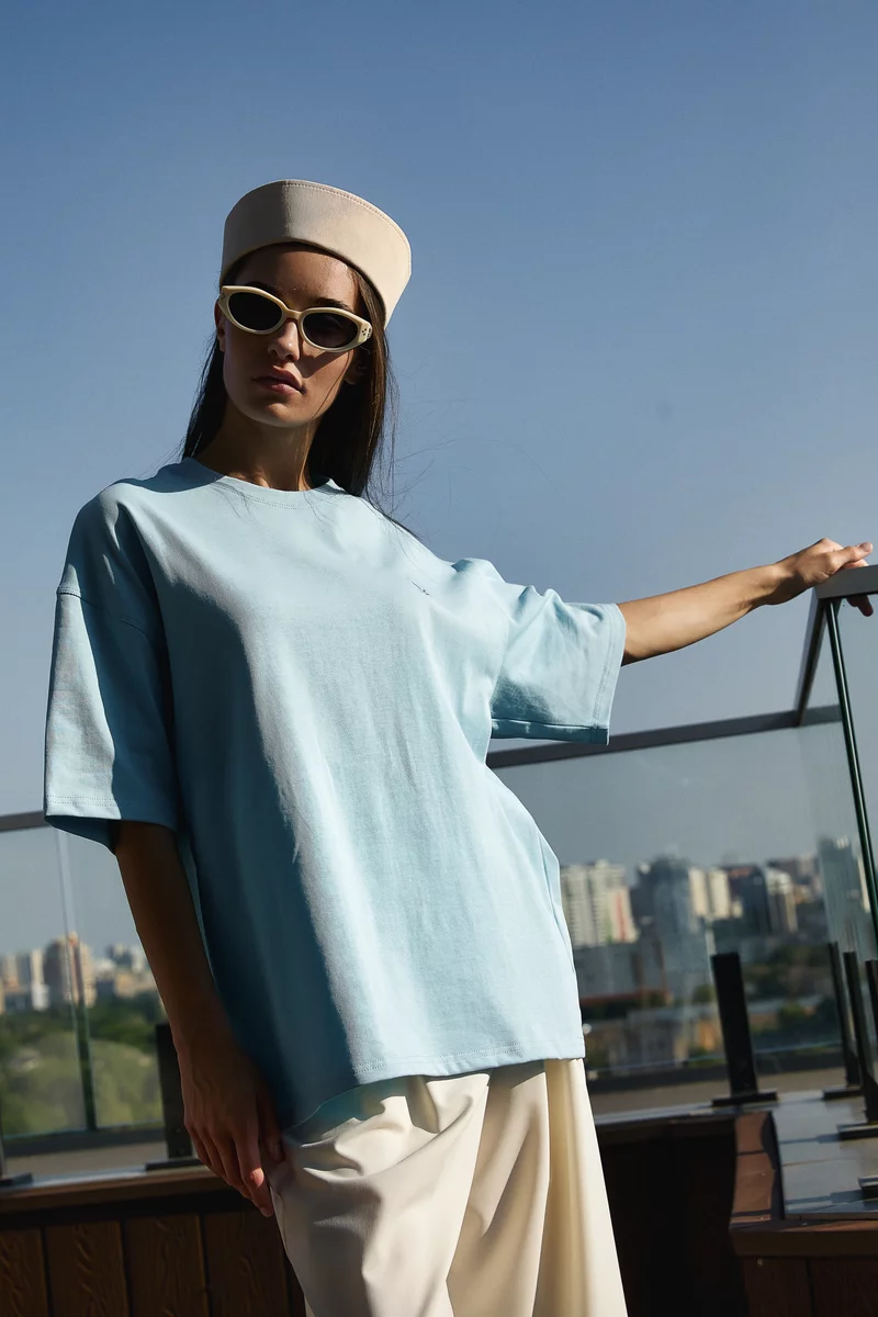 Blue oversized T-shirt with seagull photo 1