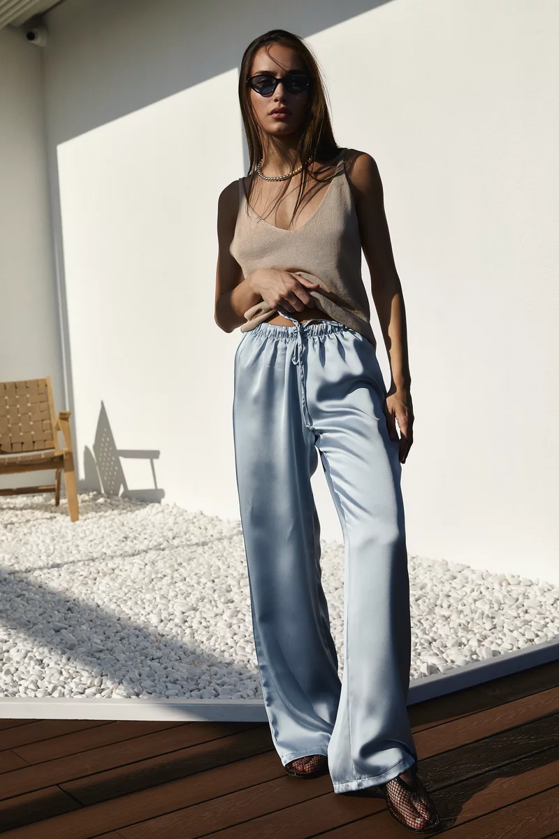 Blue satin straight-leg pants photo 4