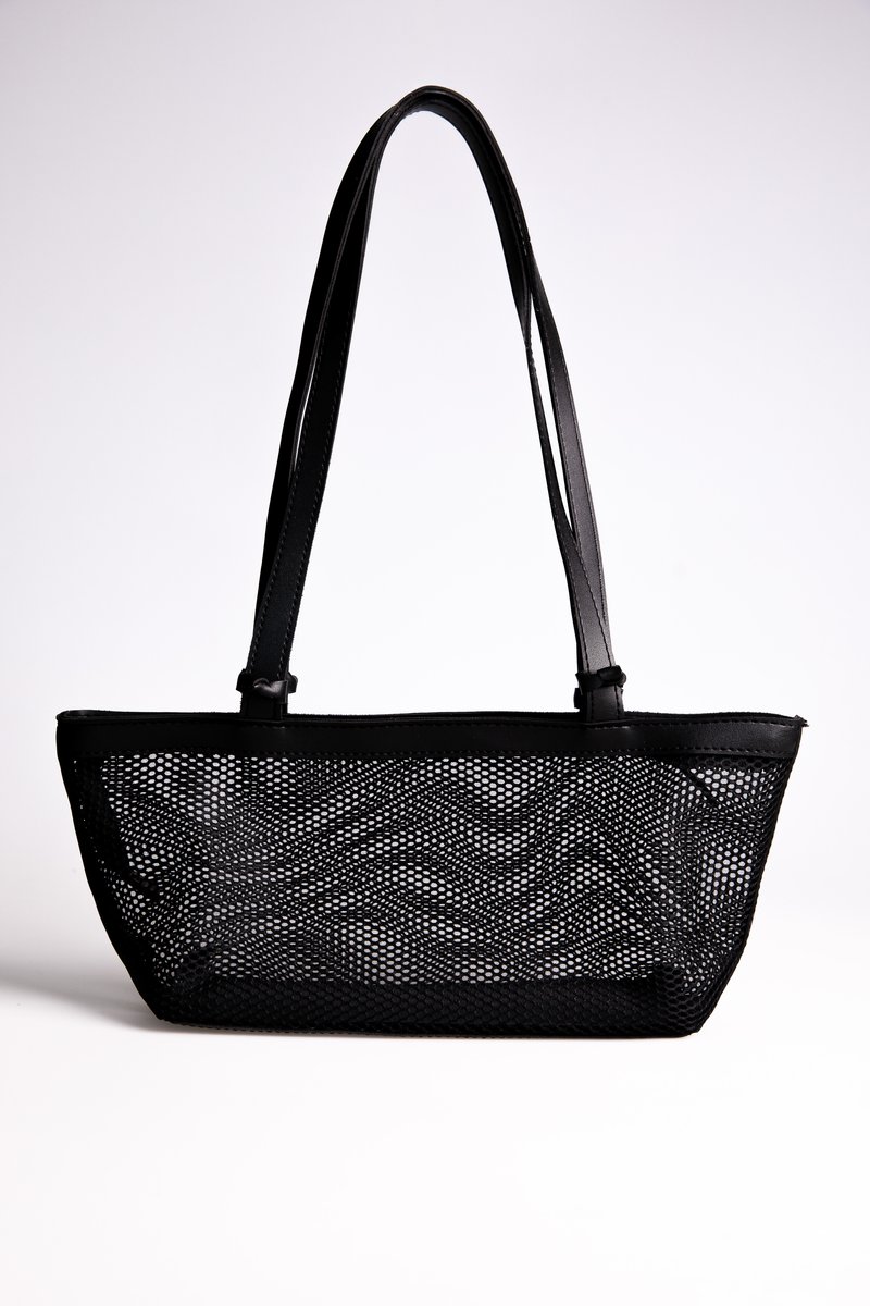 

Чорна сумка-трапеція із екошкіри та сітки