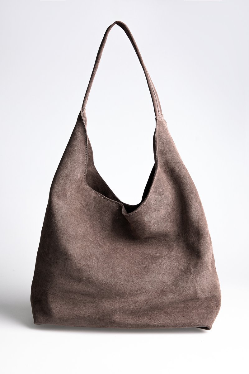 

Сумка із натуральної замші у відтінку капучино