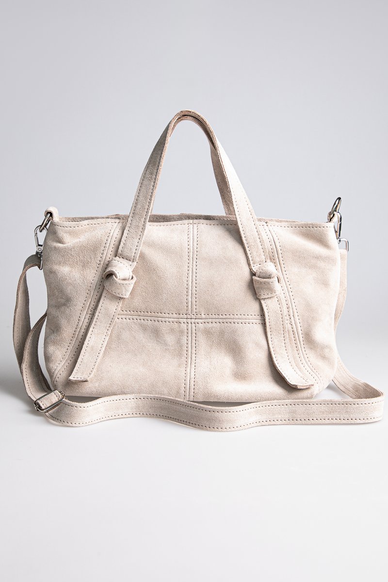 

Сумка із натуральної замші у кремово-бежевому відтінку