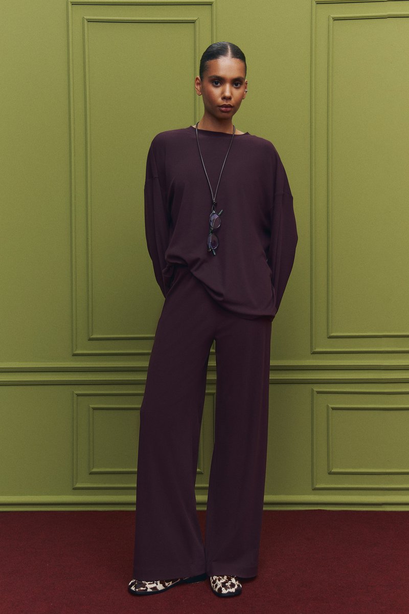 

Трикотажний костюм зі штанами у винному відтінку