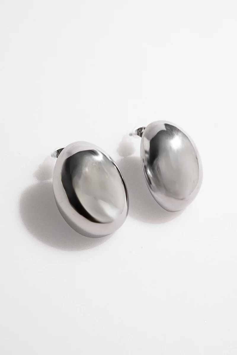 Silver metallic oval earrings photo 3