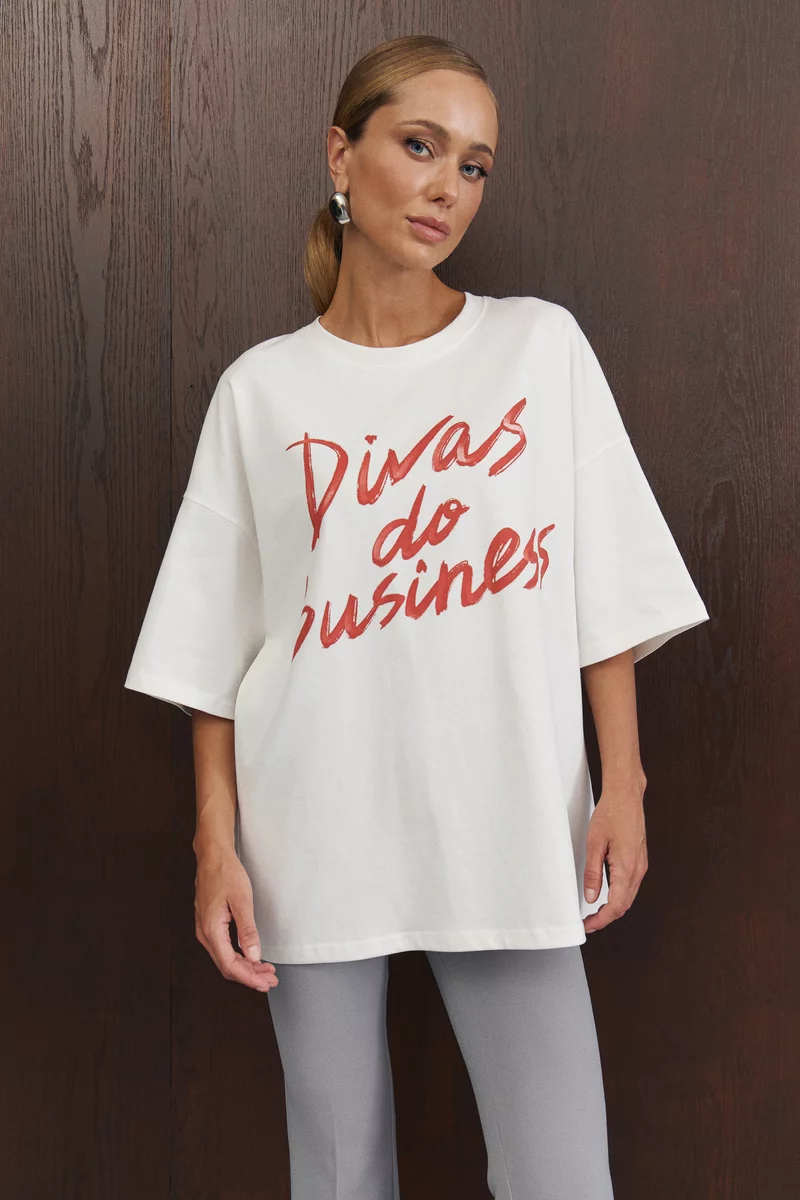 Молочная футболка оверсайз Divas do business фотография 2