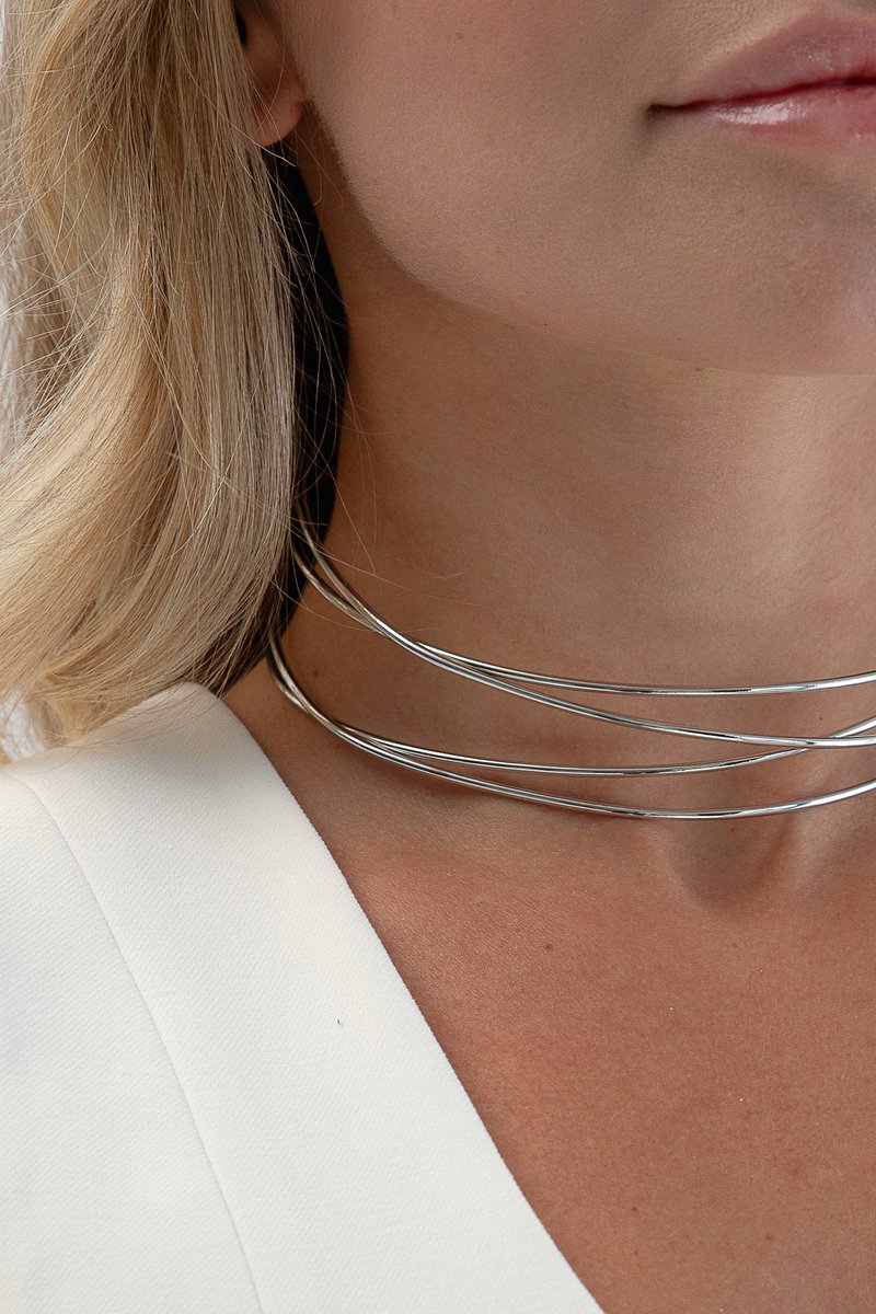 

Сріблястий багатошаровий чокер