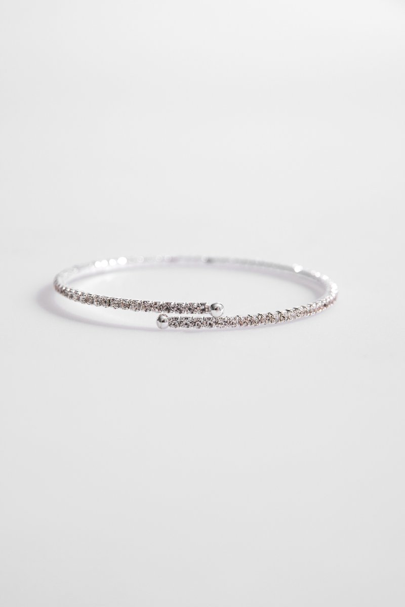 Серебристый браслет со стразами фотография 1