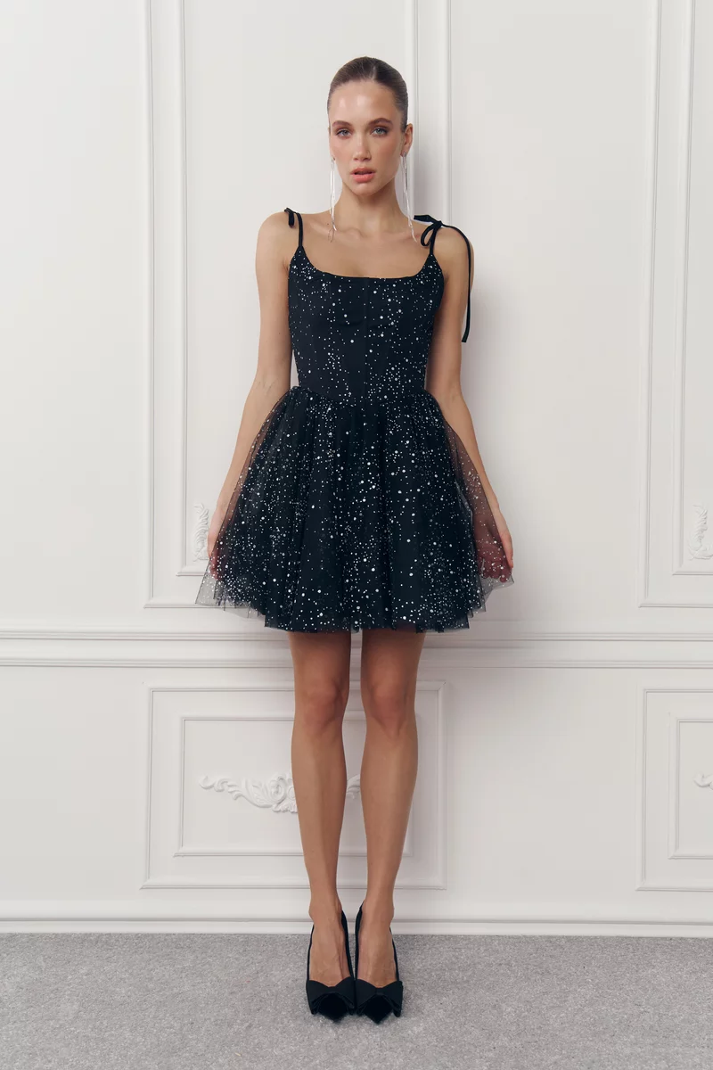 Черное платье мини с корсетом и шнуровкой фотография 2