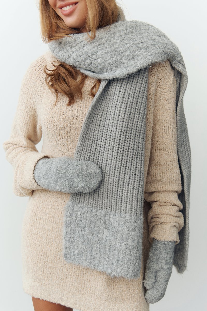 

Сірі теплі рукавички