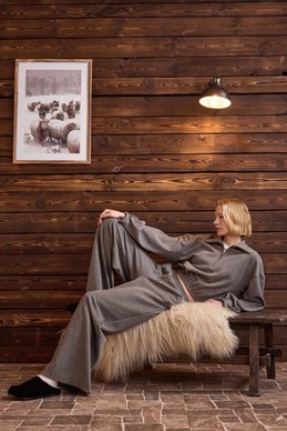 Сірий трикотажний кроп-світшот на блискавці