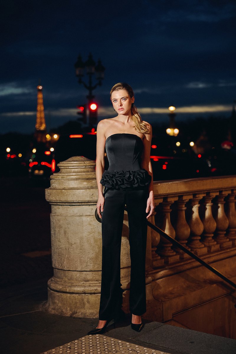 Черный сатиновый корсет с рюшами фотография 1