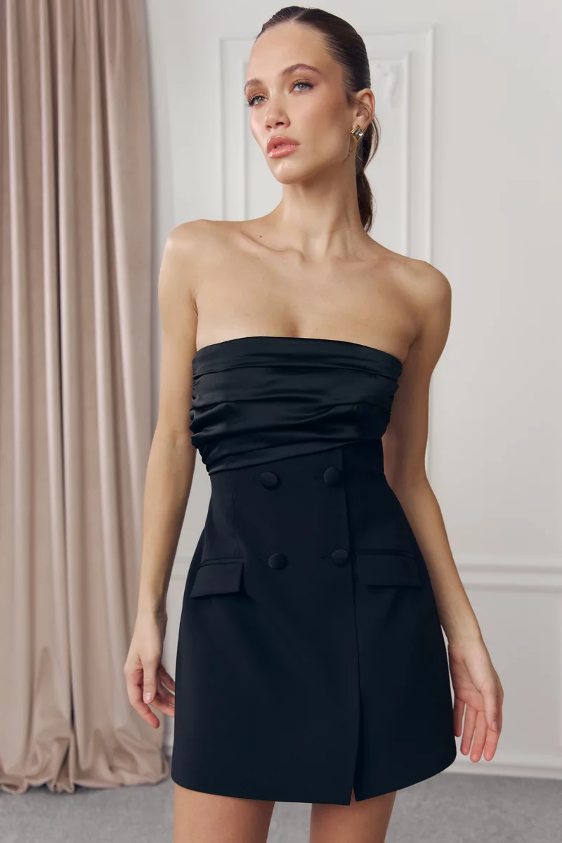 Черное платье мини с акцентным лифом с драпировкой фотография 4