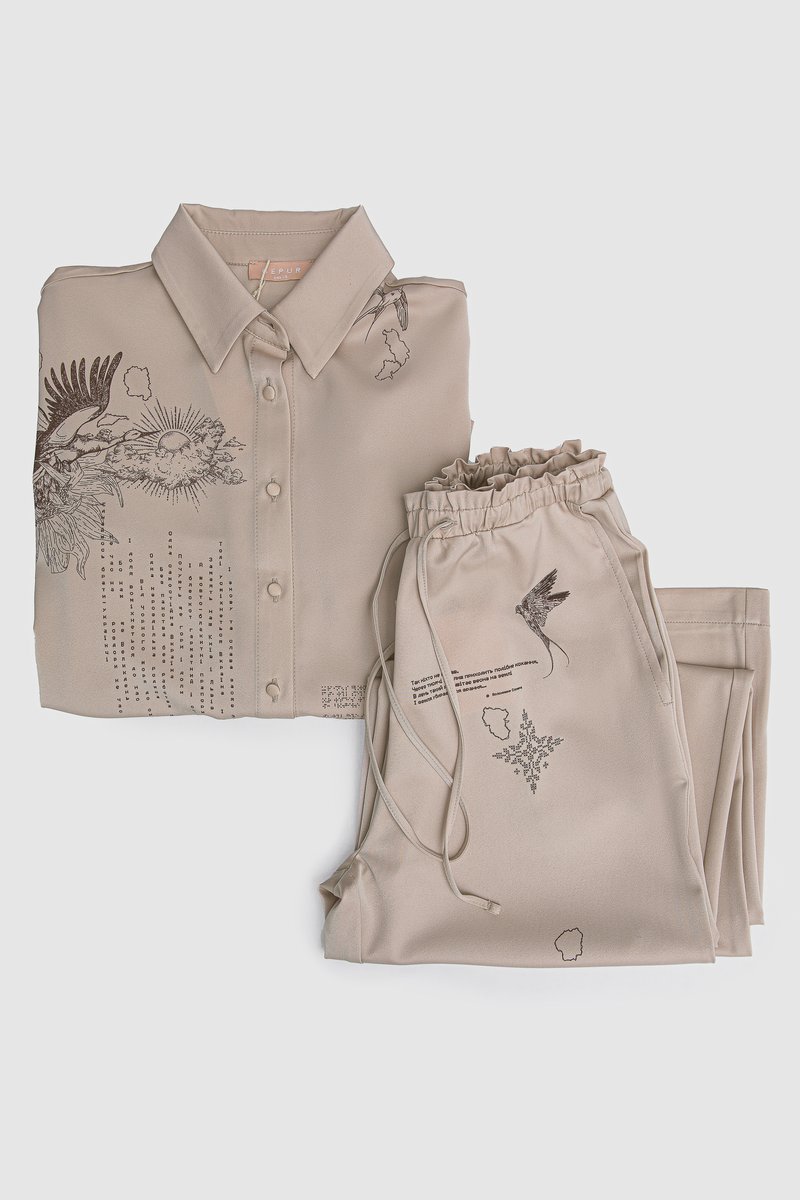 

Бежевий костюм Душа зі штанами та блузою