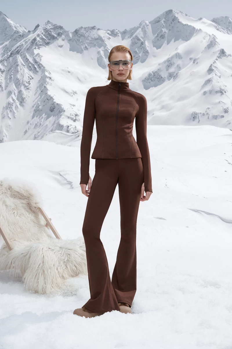 Коричневый термо-лонгслив на флисе с молнией фотография 3