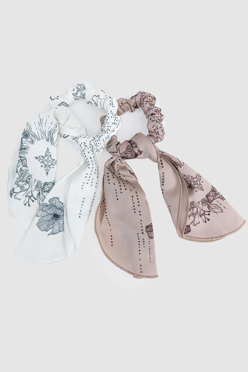 

Набір із молочної та бежевої резинки-хустки