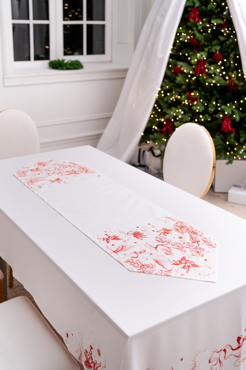 

Білий ранер з дизайнерським принтом 150х40 см