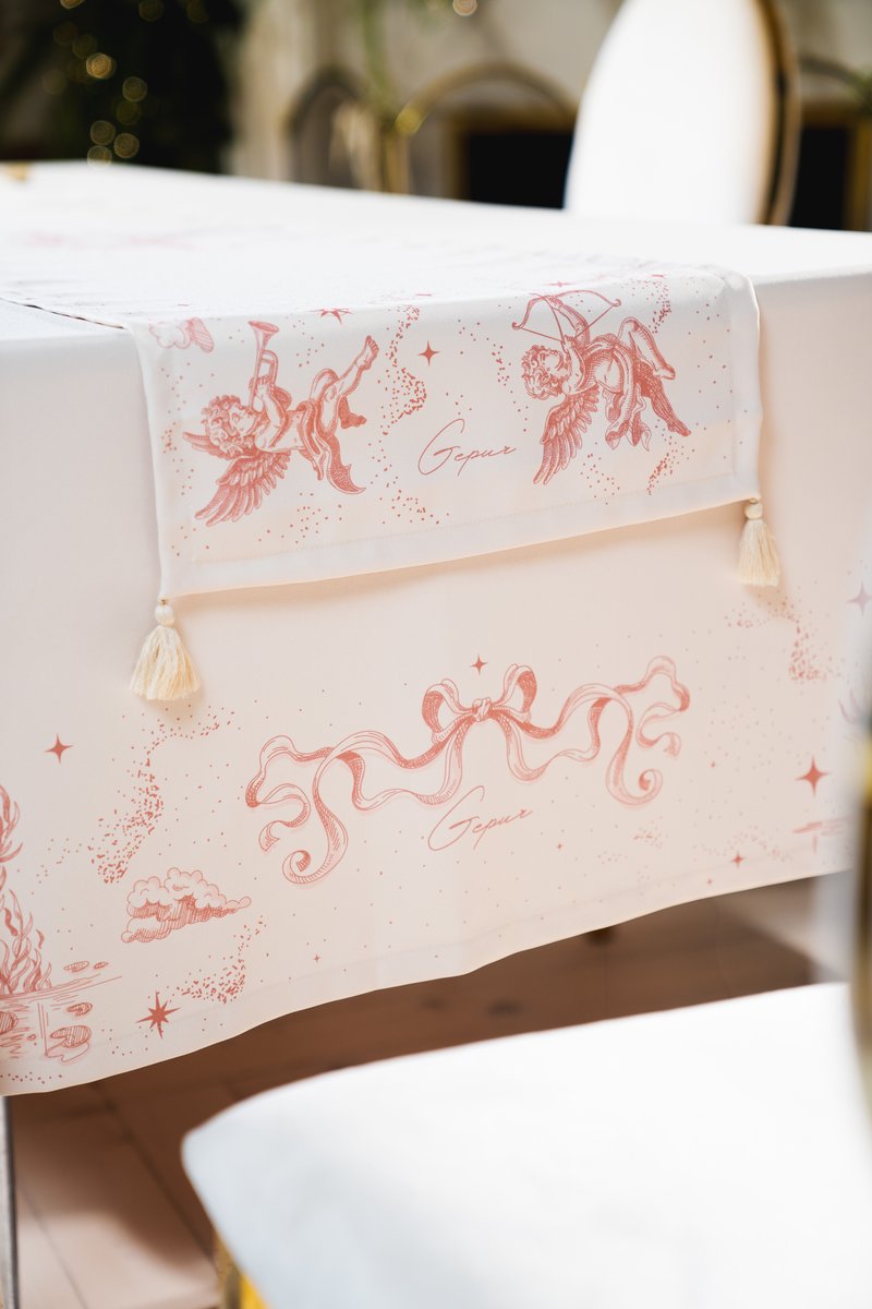 

Молочний прямокутний ранер з дизайнерським принтом 150х40 см