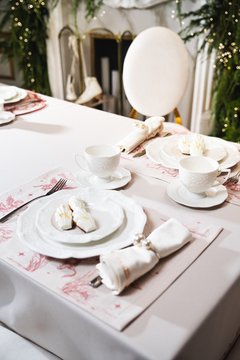 

Молочний прямокутний плейсмат з дизайнерським принтом 35х50 см