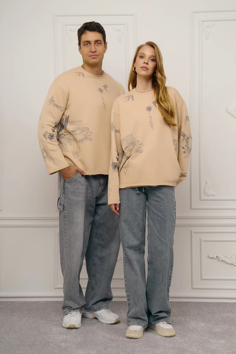 Бежевый мужской лонгслив с принтом Душа Бежевый мужской лонгслив с принтом Душа фотография 2