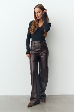 Брюки из экокожи в шоколадном оттенке