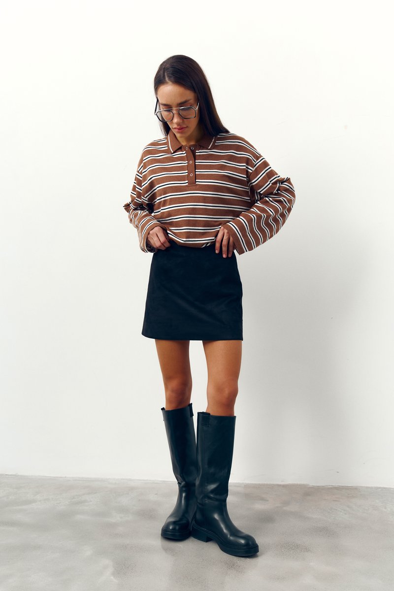 

Чорна спідниця міні із екозамші