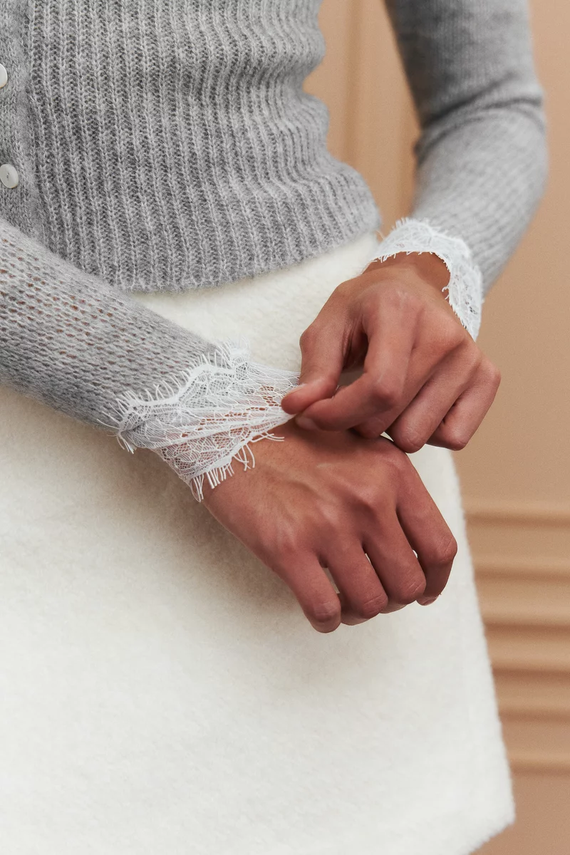 Gray cardigan with lace inserts photo 5