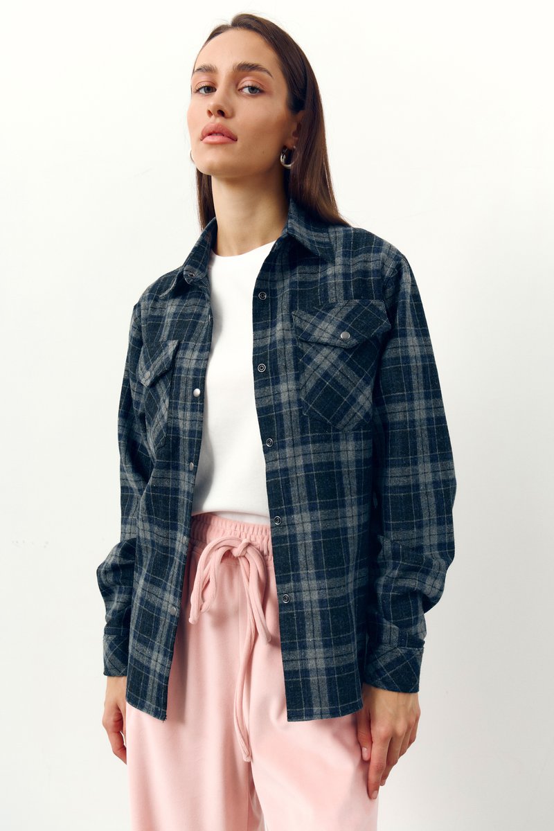 

Синя фланелева сорочка на кнопках