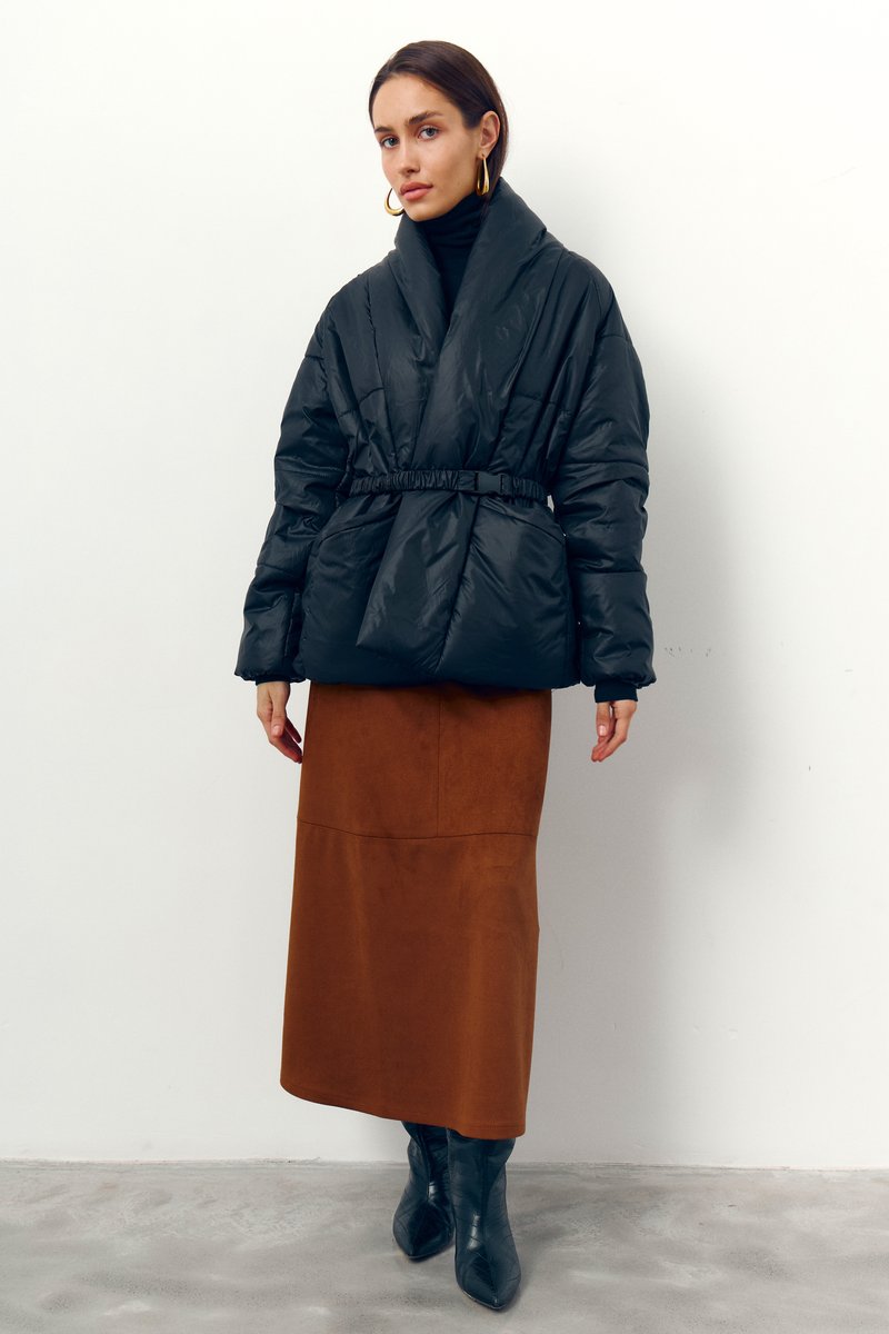 Черный пуховик-кимоно с поясом фотография 1