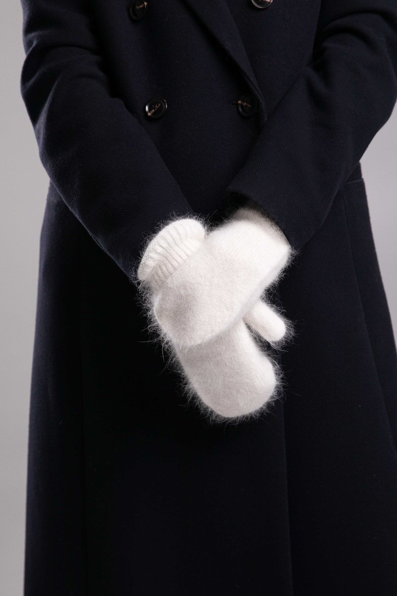 Молочні ангорові рукавички фотографія 1